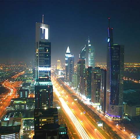 800px-dubai_night_skyline.jpg